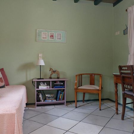 To The Garden Guest House Angairia Bagian luar foto